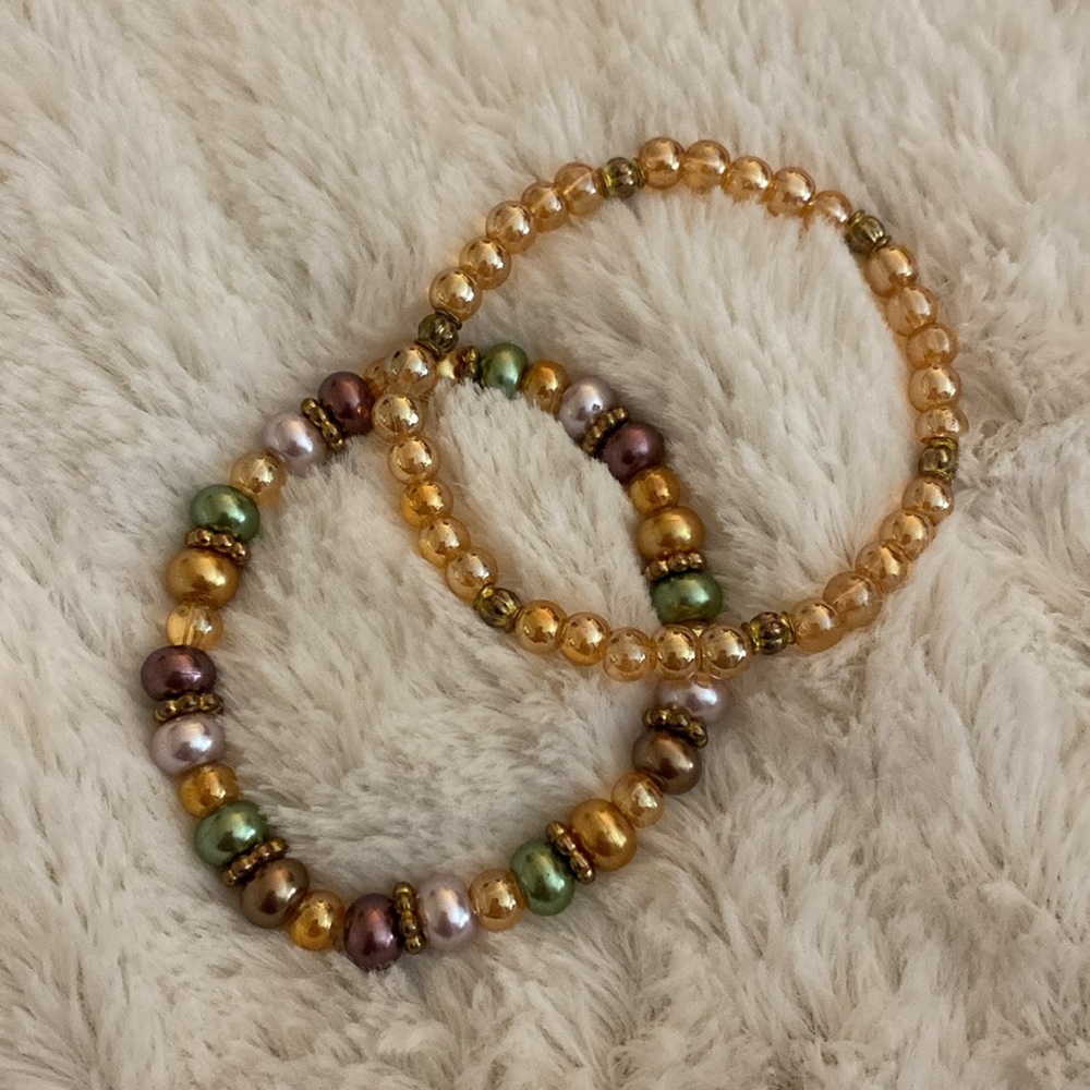 Glass beaded bracelet set with jewel tones
